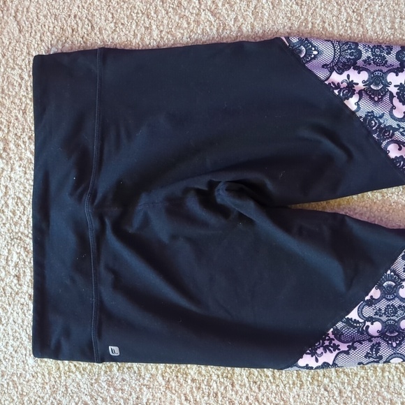 Fabletics Athletic Workout Black Lace & Mesh Cropped Pants Size Medium - Picture 8 of 9